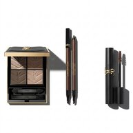 YSL oogmake-upproducten op een witte achtergrond