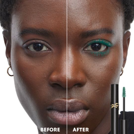 Comparaison avant et après du Mascara Lash Clash d'Yves Saint Laurent en vert sarcelle sur une femme à la peau foncée. Le côté « Après » montre des cils nettement volumisés d'un vert éclatant.